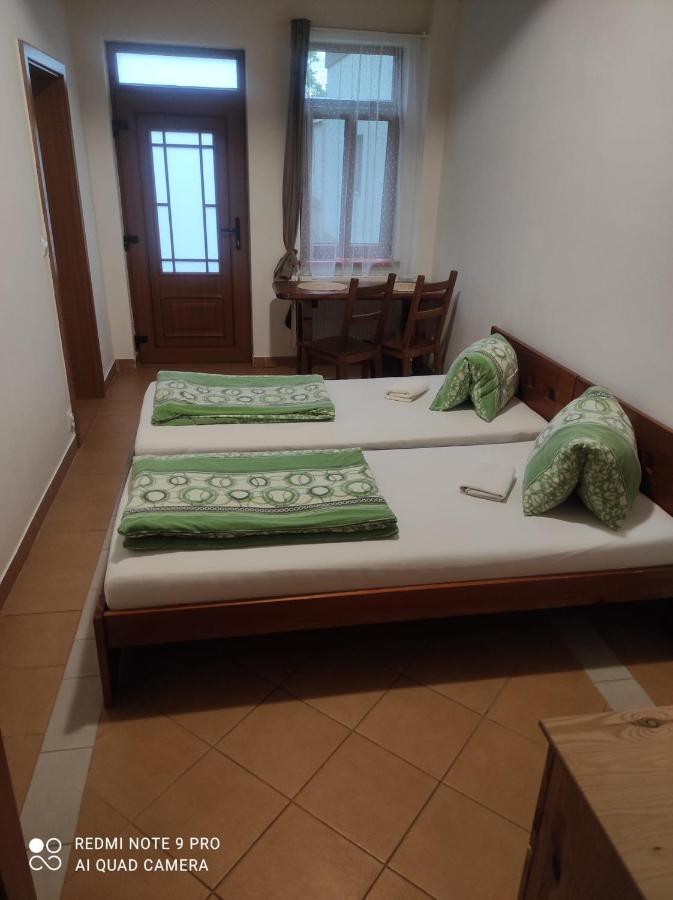 Penzion Dolni Dunajovice Luaran gambar