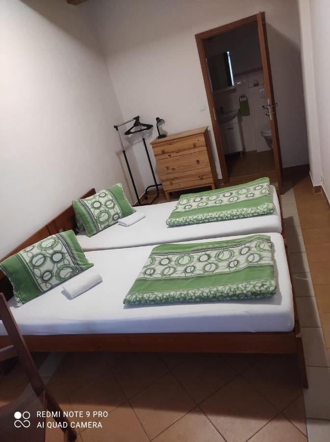 Penzion Dolni Dunajovice Luaran gambar