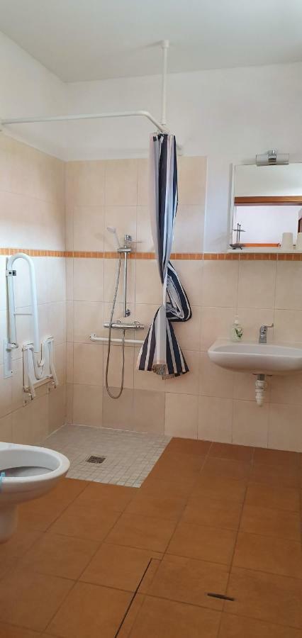 Penzion Dolni Dunajovice Luaran gambar